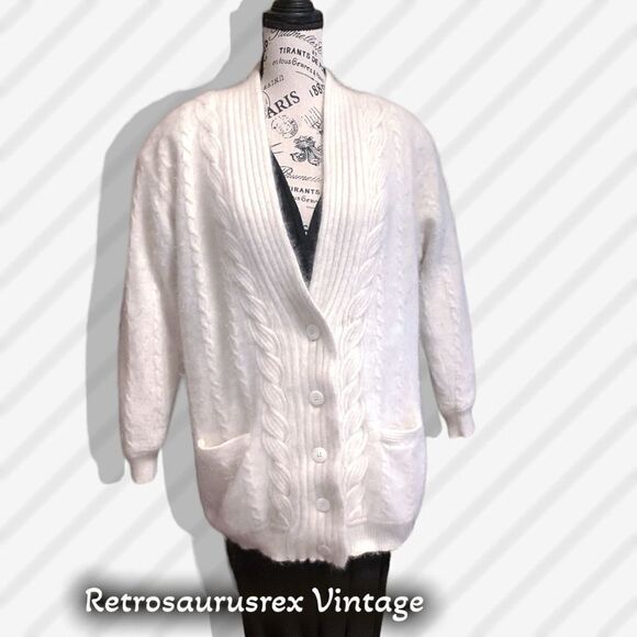 Vintage 1980’s Retro Oversized Offwhite Angora Cardigan Sweater - Picture 5 of 14
